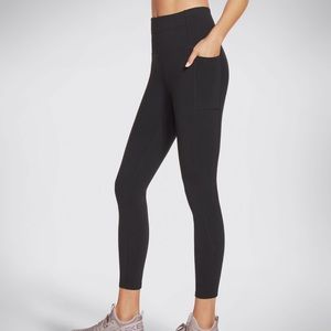“Skechers” black leggings